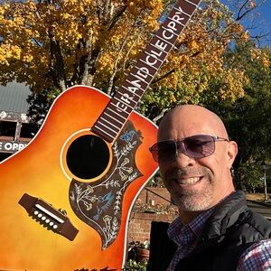 Meet your Posher, Louis